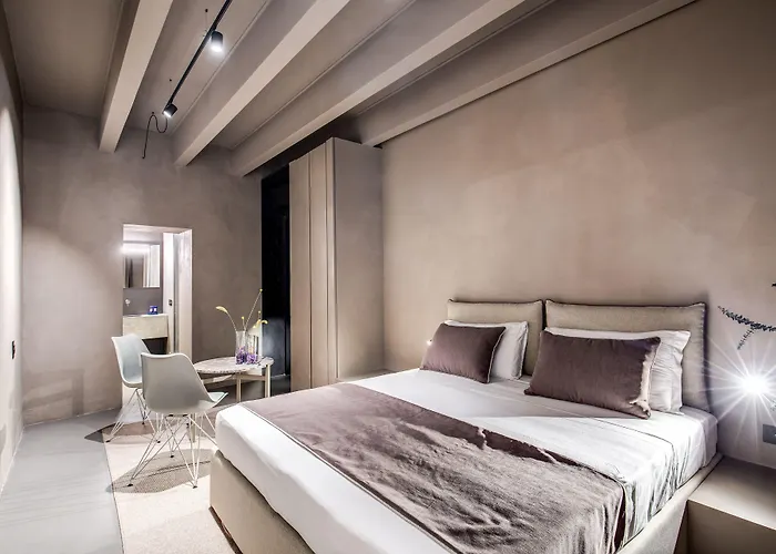 Bed & Breakfast Elysium Collection